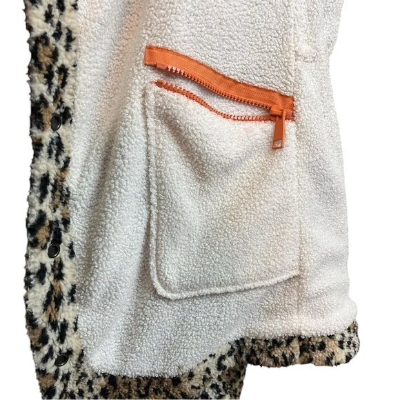 Blank NYC Fleece Leopard Print Faux Leather Trim Coat Jacket Beige Tan Sz Small - Picture 10 of 13